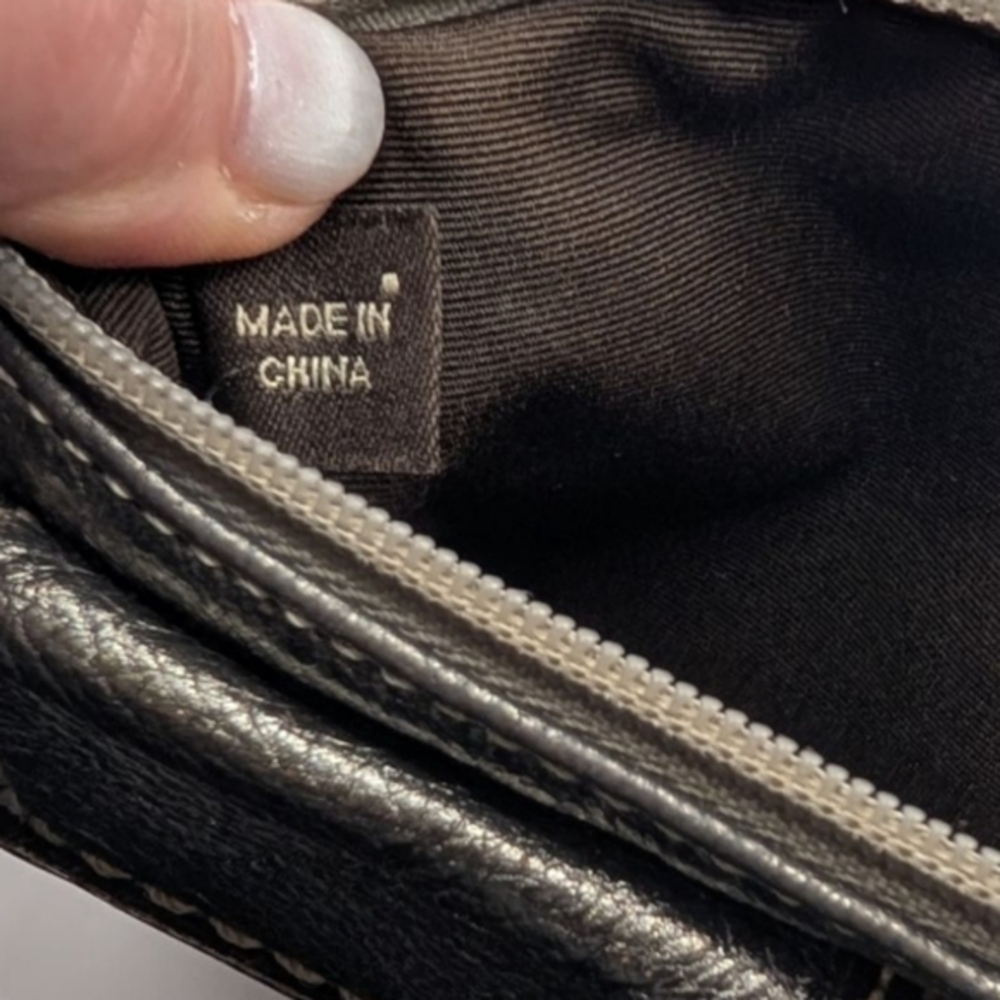 Coach Vintage Soho Mini Silver Metallic Zip Wristlet - Picture 11 of 15